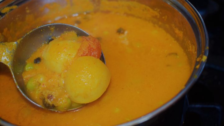 Vatane Batate Teppla Ambat - Traditional Green Peas Potato Curry With Sichuan Pepper.
