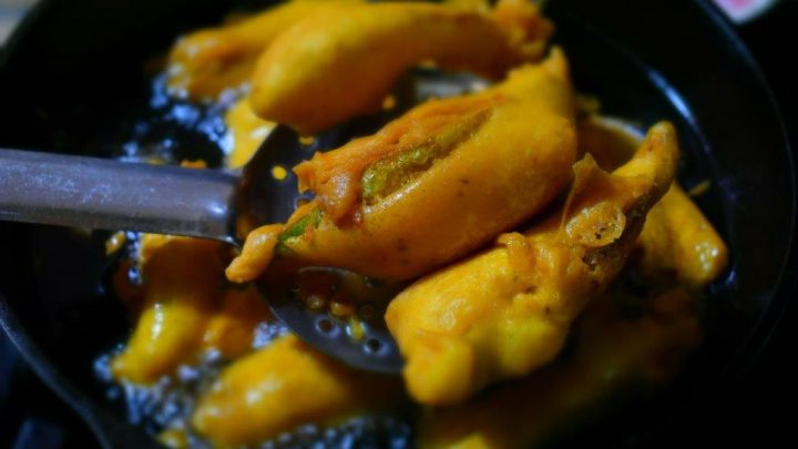 Mirchi Bajji🌶 ಮೆಣಸಿನಕಾಯಿ ಬಜ್ಜಿ 🌶  मिर्ची भजिया | Hot Spicy & Tangy |  🌶 Street Style At Home!