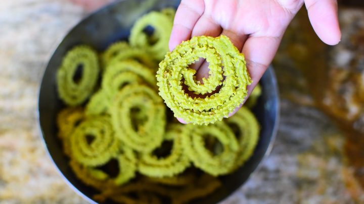 Palak Chakli with home grown Palak